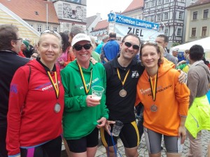 Glückliche Finisher in Lauingen. Unser Bild zeigt: Daniela Hanus, Ursula Gandorfer-Schröppel, Gerd Rudloff und Julia Kahlich